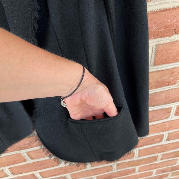 Banana Republic sculpted tailored wool blazer with roses and fringe size: small - Picture 16 of 16